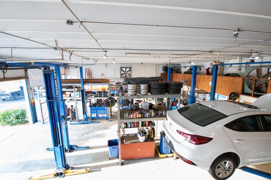 More Photos Of 55 SW 10th St, Deerfield Beach Service For Sale