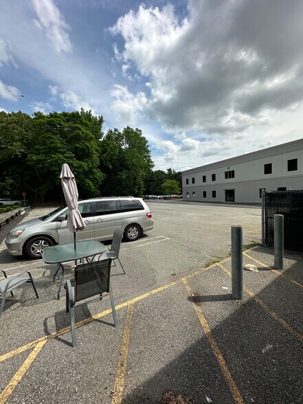 More Photos Of 68 Route 17, Paramus Freestanding For Lease