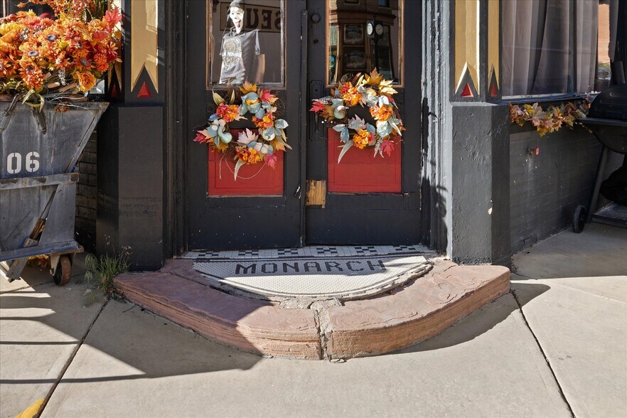 More Photos Of 301 Victor Ave, Victor Hotel For Sale