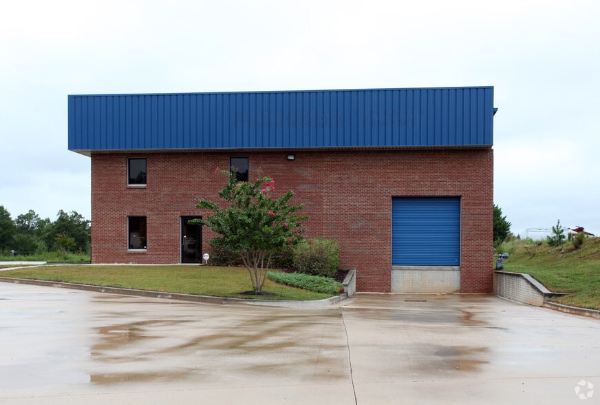 More Photos Of 2000 Meredith Park Dr, McDonough Warehouse For Lease