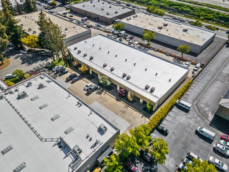 More Photos Of 7083 Commerce Cir, Pleasanton Warehouse For Lease