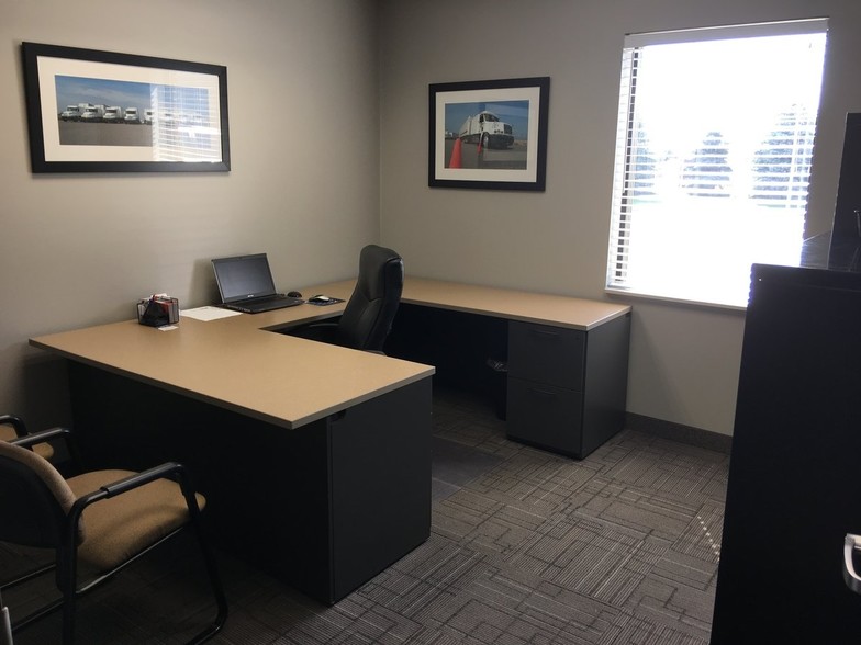 More Photos Of 3370 Busch Dr SW, Grandville Service For Sale