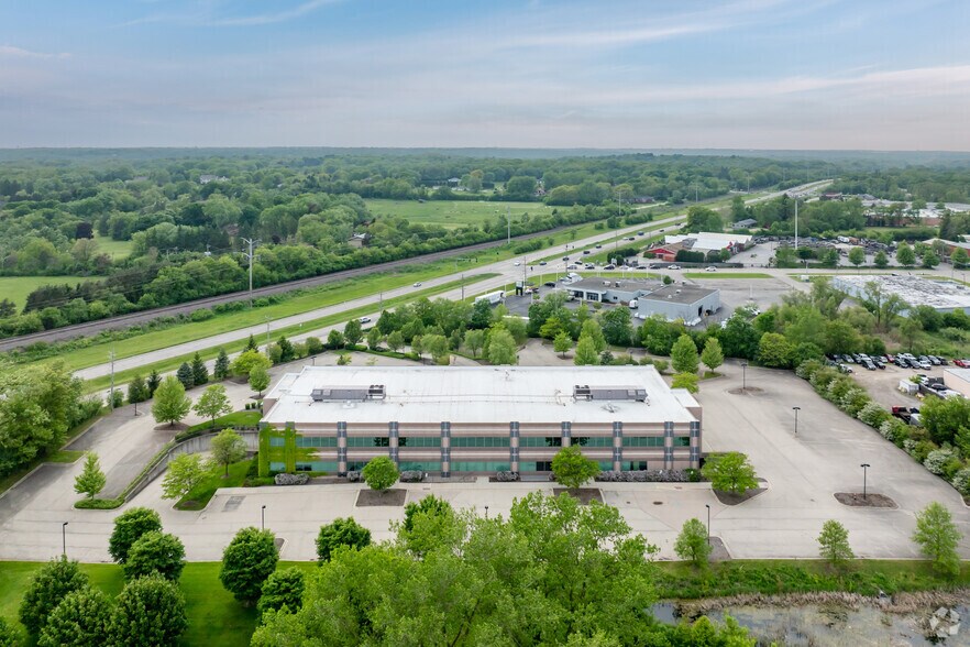 More Photos Of 28160 W Northwest Hwy, Lake Barrington Office For Lease