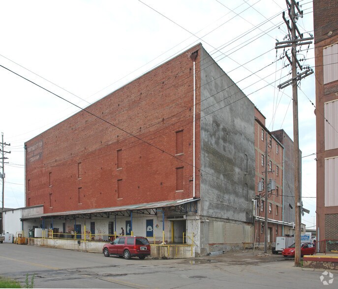 Primary Photo Of 200 N Kansas Ave, Topeka Warehouse For Lease