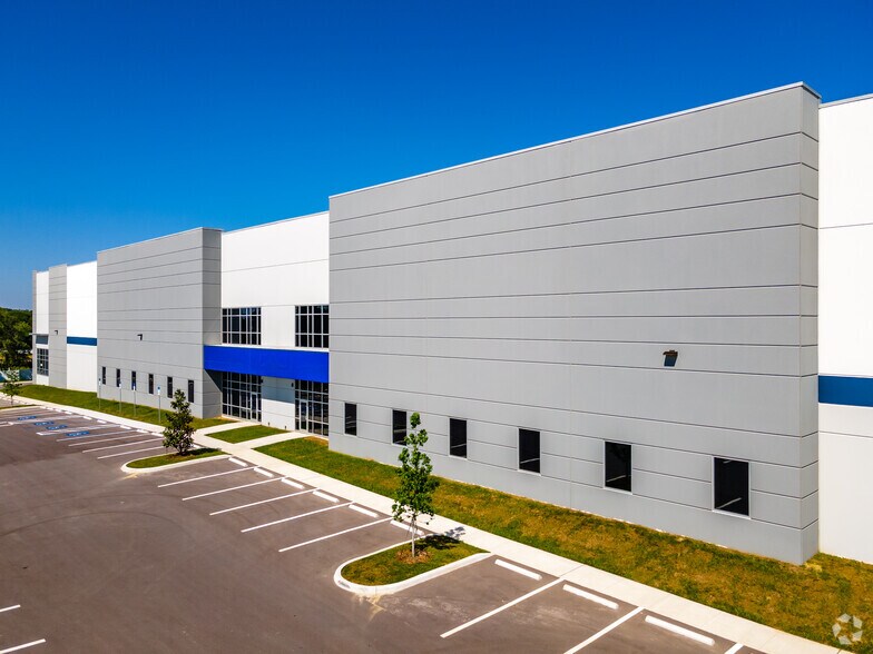 Primary Photo Of 6337 Mango Rd, Seffner Distribution For Lease