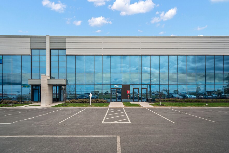 More Photos Of 960-1000 Rue Parent, St-Bruno-de-Montarville Distribution For Lease