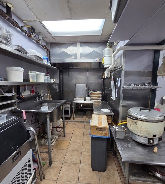 More Photos Of 7311 Little River Tpke, Annandale Storefront For Sale