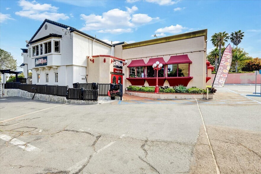 More Photos Of 3050 Pio Pico Dr, Carlsbad Restaurant For Sale