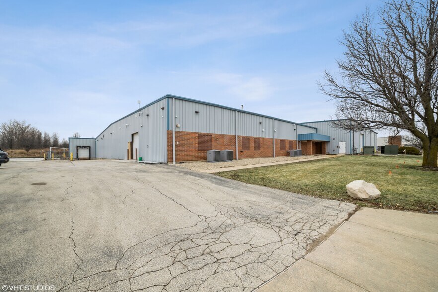 Primary Photo Of 740 Schneider Dr, South Elgin Manufacturing For Sale