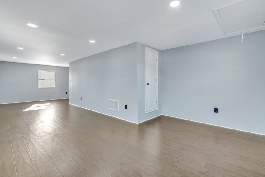 More Photos Of 4809 Augusta Rd, Savannah Storefront Retail Office For Sale