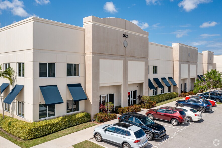 Primary Photo Of 2501 NW 34th Pl, Pompano Beach Warehouse For Lease