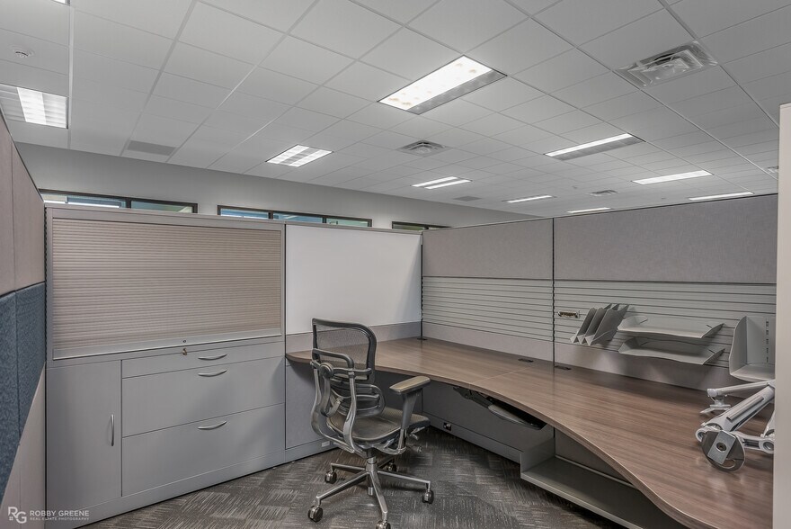 More Photos Of 10100 Woolworth Rd, Keithville Medical For Lease