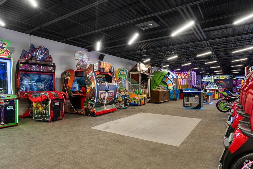 More Photos Of 3608 W 76 Country Blvd, Branson Amusement Park For Sale