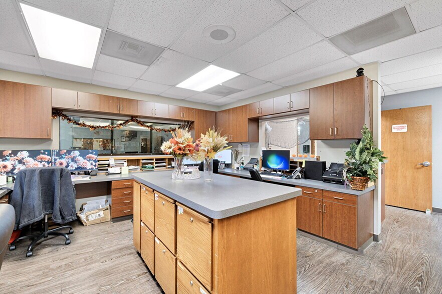 More Photos Of 1260 E Almond Ave, Madera Medical For Sale