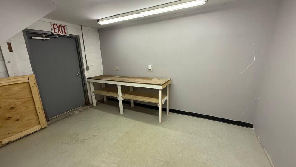 More Photos Of 25 S Broad St, Nazareth Medical For Lease