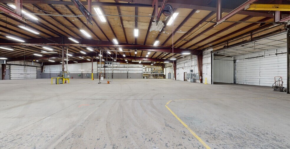 More Photos Of 1701 W County Line Rd, Springfield Manufacturing For Lease