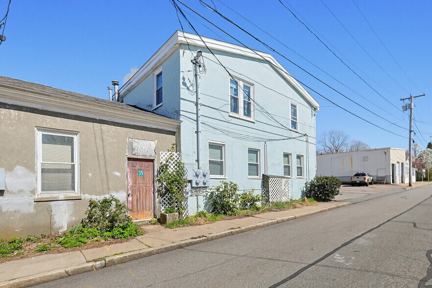 More Photos Of 33 Halsey St, Newport Apartments For Sale