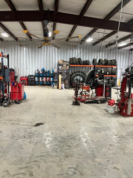 More Photos Of 2601 Olton Rd, Plainview Auto Repair For Sale