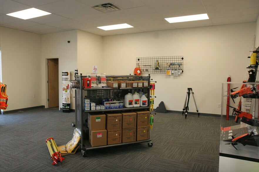More Photos Of 4684-4688 W Chinden Blvd, Boise Freestanding For Lease