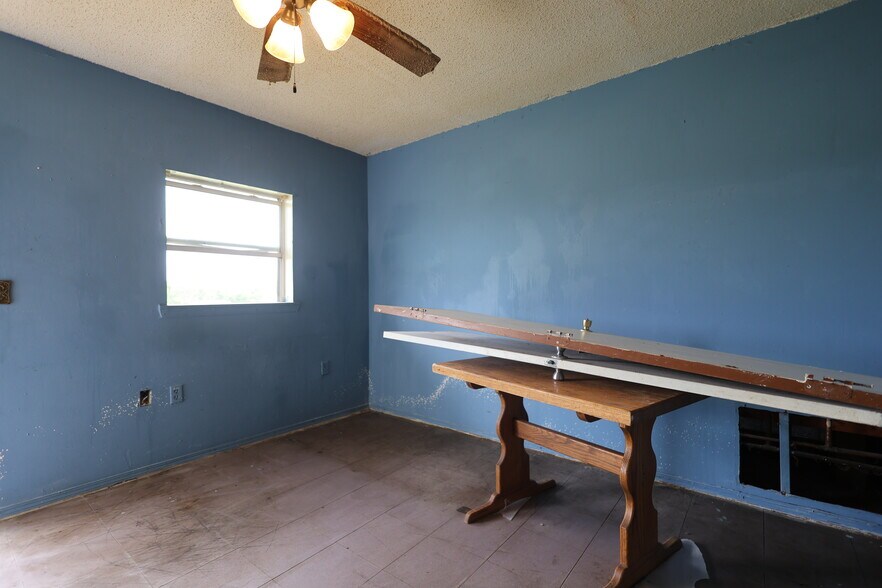 More Photos Of 25377 Welling rd, Welling Apartments For Sale