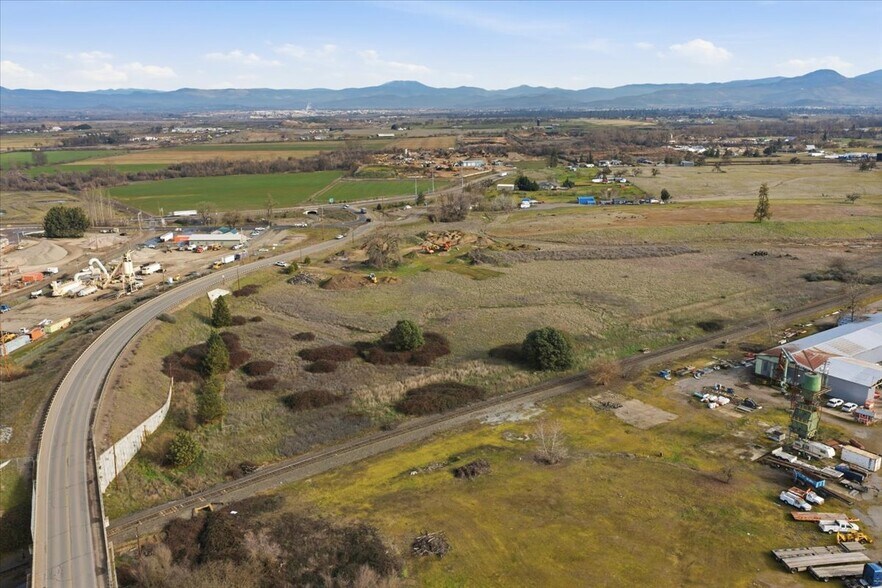 More Photos Of 7505 Blackwell rd, Central Point Land For Sale