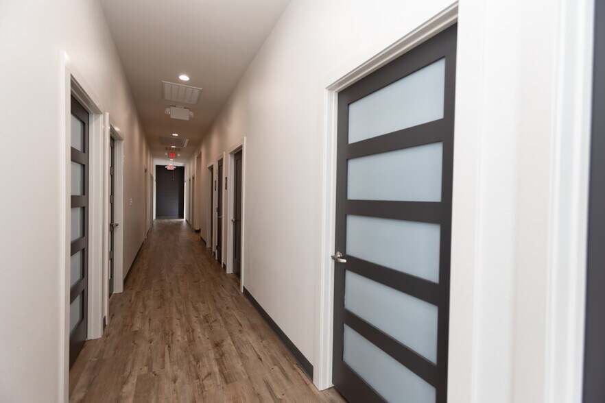 More Photos Of 1645 Greens Prairie Rd W, College Station Office For Lease