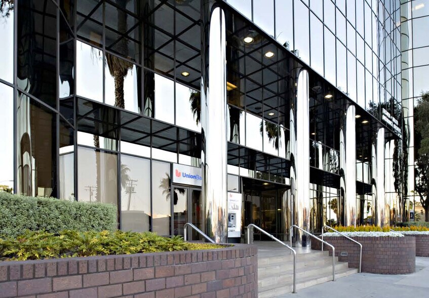 More Photos Of 2001 Wilshire Blvd, Santa Monica Office For Lease