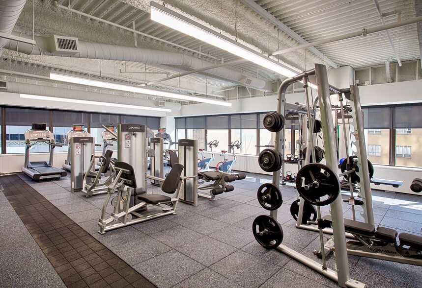 More Photos Of 1600 Broadway, Denver Office For Lease