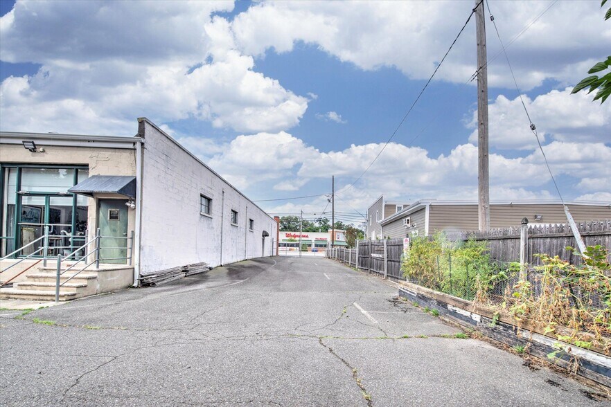 More Photos Of 1035 US Highway 9, Howell Storefront Retail Office For Lease