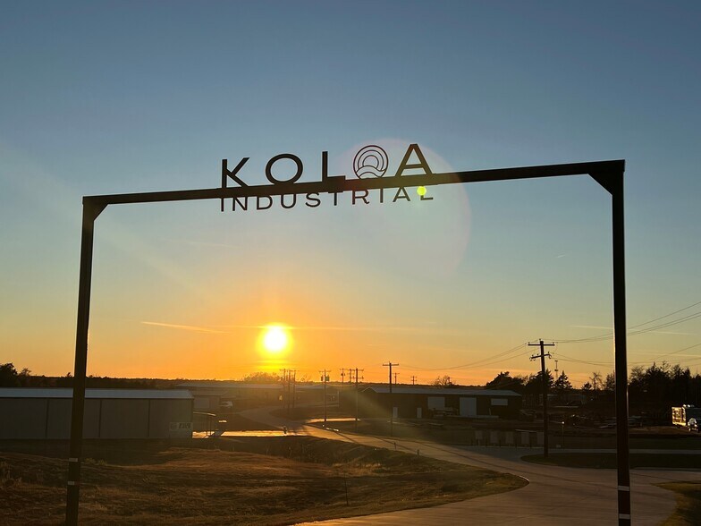 More Photos Of 11401 Blacksand Dr, Edmond Manufacturing For Lease