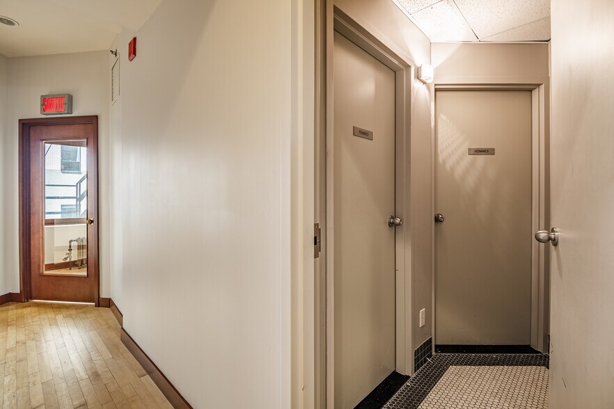 More Photos Of 261 Rue Saint-Jacques, Montréal Office For Lease