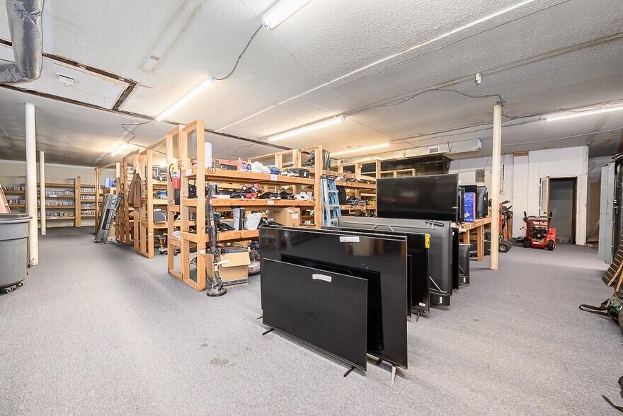 More Photos Of 5101 Leavenworth Rd, Kansas City Storefront For Sale