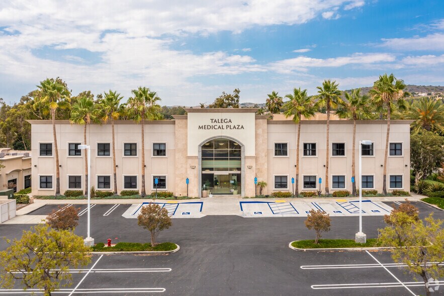 More Photos Of 1300 Avenida Vista Hermosa, San Clemente Medical For Lease