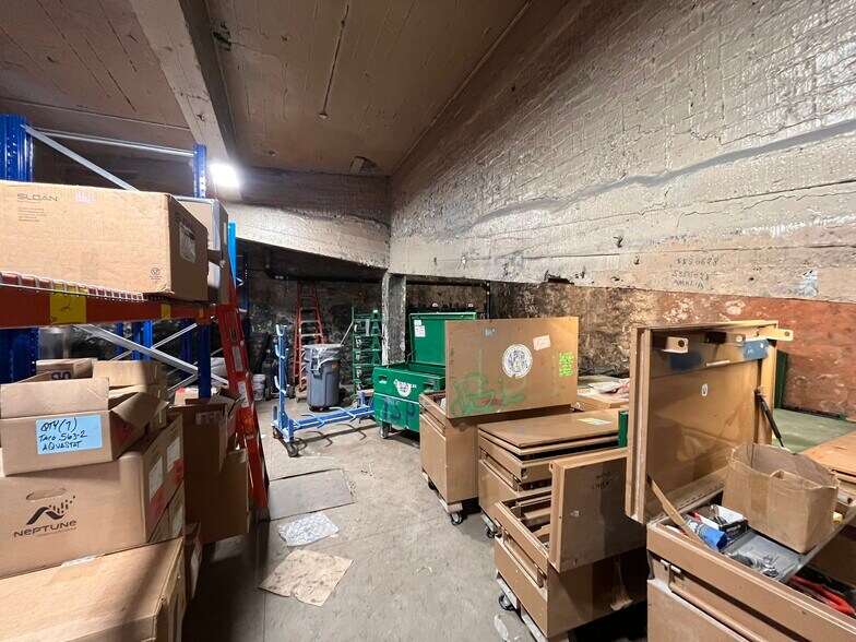 More Photos Of 1431 Cromwell Ave, Bronx Industrial For Sale