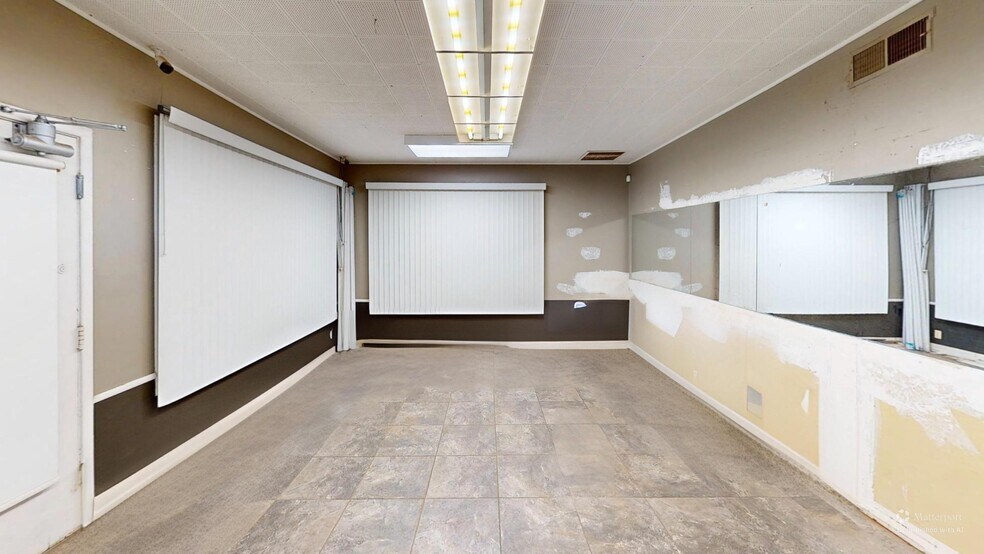 More Photos Of 2510 M St, Merced Office For Sale