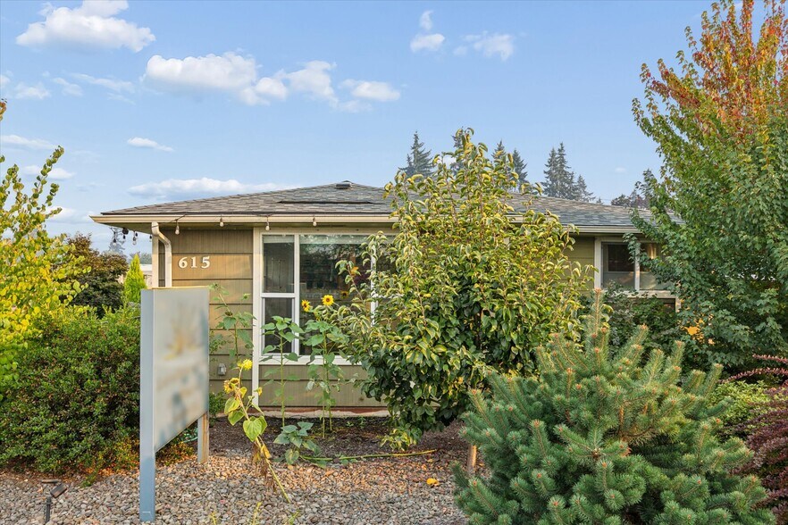 More Photos Of 615 SE 1st Ave, Canby Office For Sale