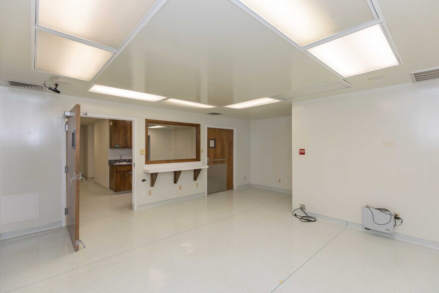 More Photos Of 7308 Fleming Ave, Amarillo Medical For Lease