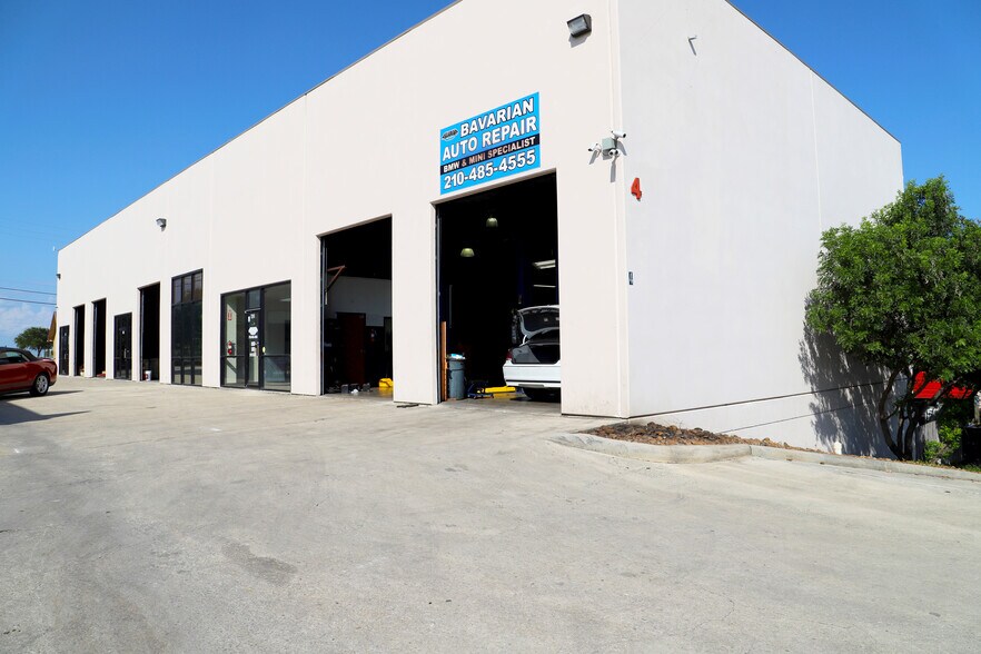 More Photos Of 12066-3 Starcrest Dr, San Antonio Unknown For Lease