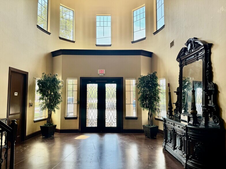 More Photos Of 2800 Corporate Dr, Flower Mound Medical For Lease