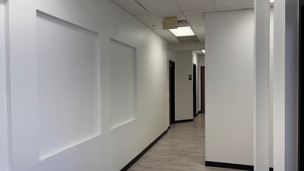 More Photos Of 5136 W Patrick Ln, Las Vegas Warehouse For Lease