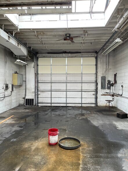 More Photos Of 1744 Indianapolis Blvd, Whiting Manufacturing For Lease
