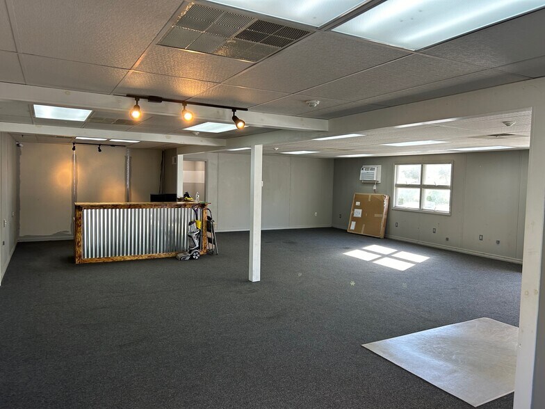 More Photos Of 345 Hill Rd, Womelsdorf Warehouse For Lease