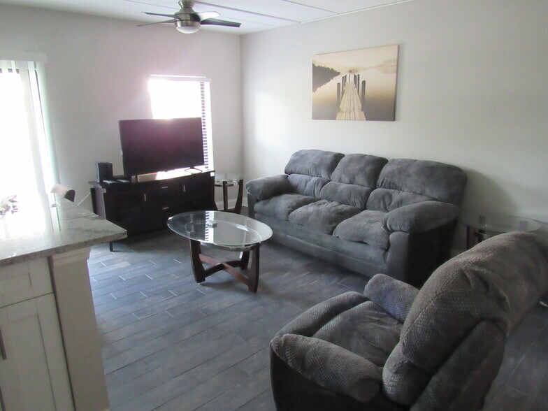 More Photos Of 115 S Lois Ave, Tampa Multifamily For Sale