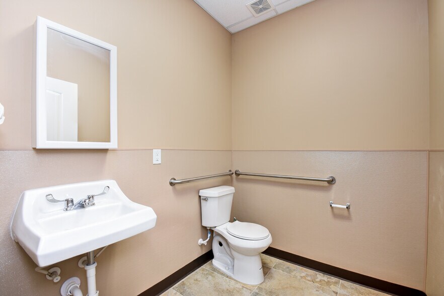 More Photos Of 24396 FM 2090 Rd, Splendora Light Distribution For Sale