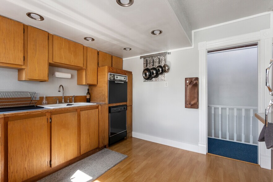 More Photos Of 2040 6th Ave, Tacoma Office For Sale