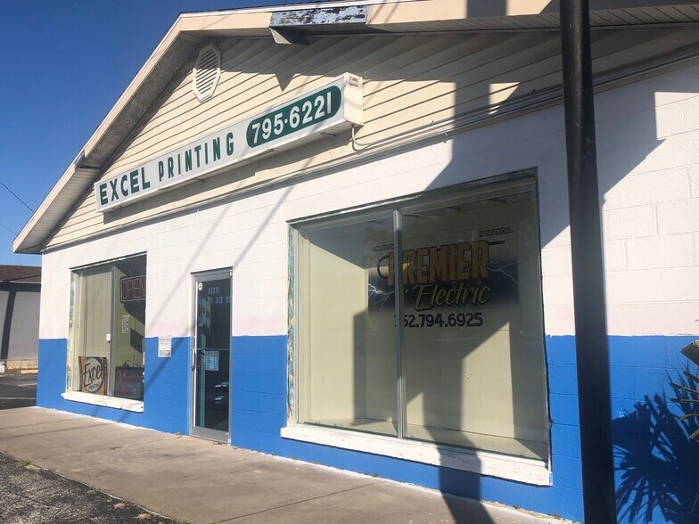 More Photos Of 687 NE 5th St, Crystal River Freestanding For Sale