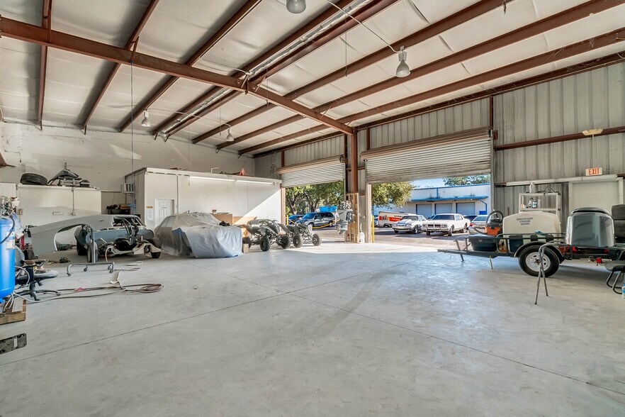 More Photos Of 3052 Shader Rd, Orlando Service For Sale