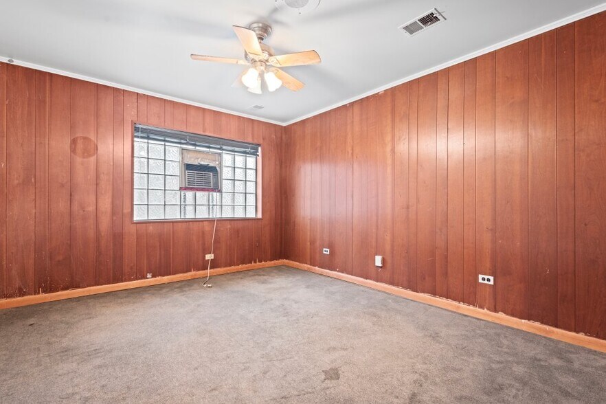 More Photos Of 6549 North Ave, Oak Park Office Residential For Lease