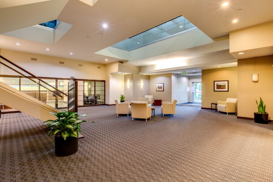 More Photos Of 373 Inverness Pkwy, Englewood Research And Development For Lease