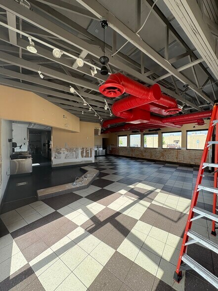 More Photos Of 138 Commerce Ave, Lagrange Fast Food For Sale